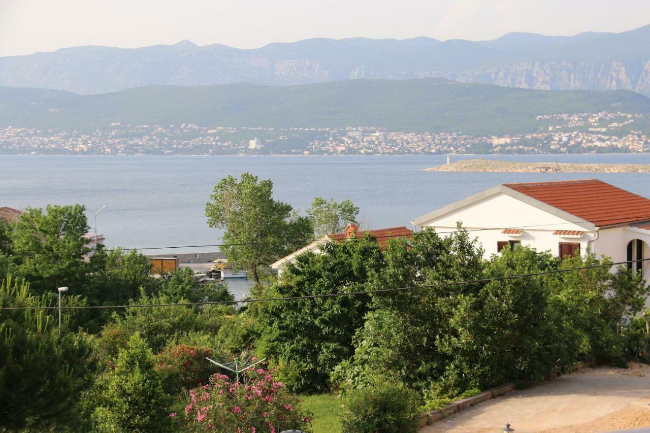 Apartment Dina Šilo Екстериор снимка
